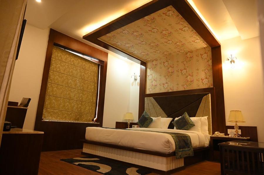 Square Inn Hotel,Varanasi Dış mekan fotoğraf