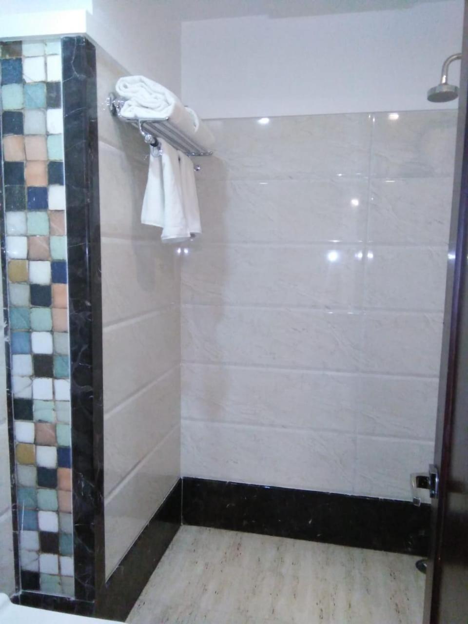 Square Inn Hotel,Varanasi Dış mekan fotoğraf